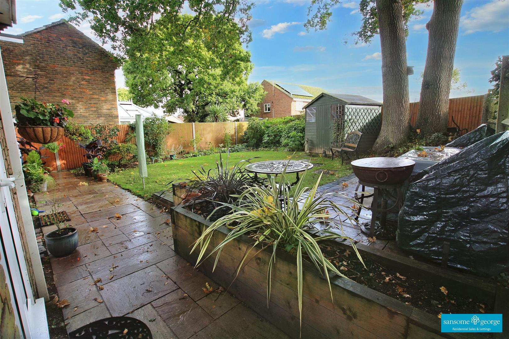 3 bed property in Addiscombe Chase, Reading